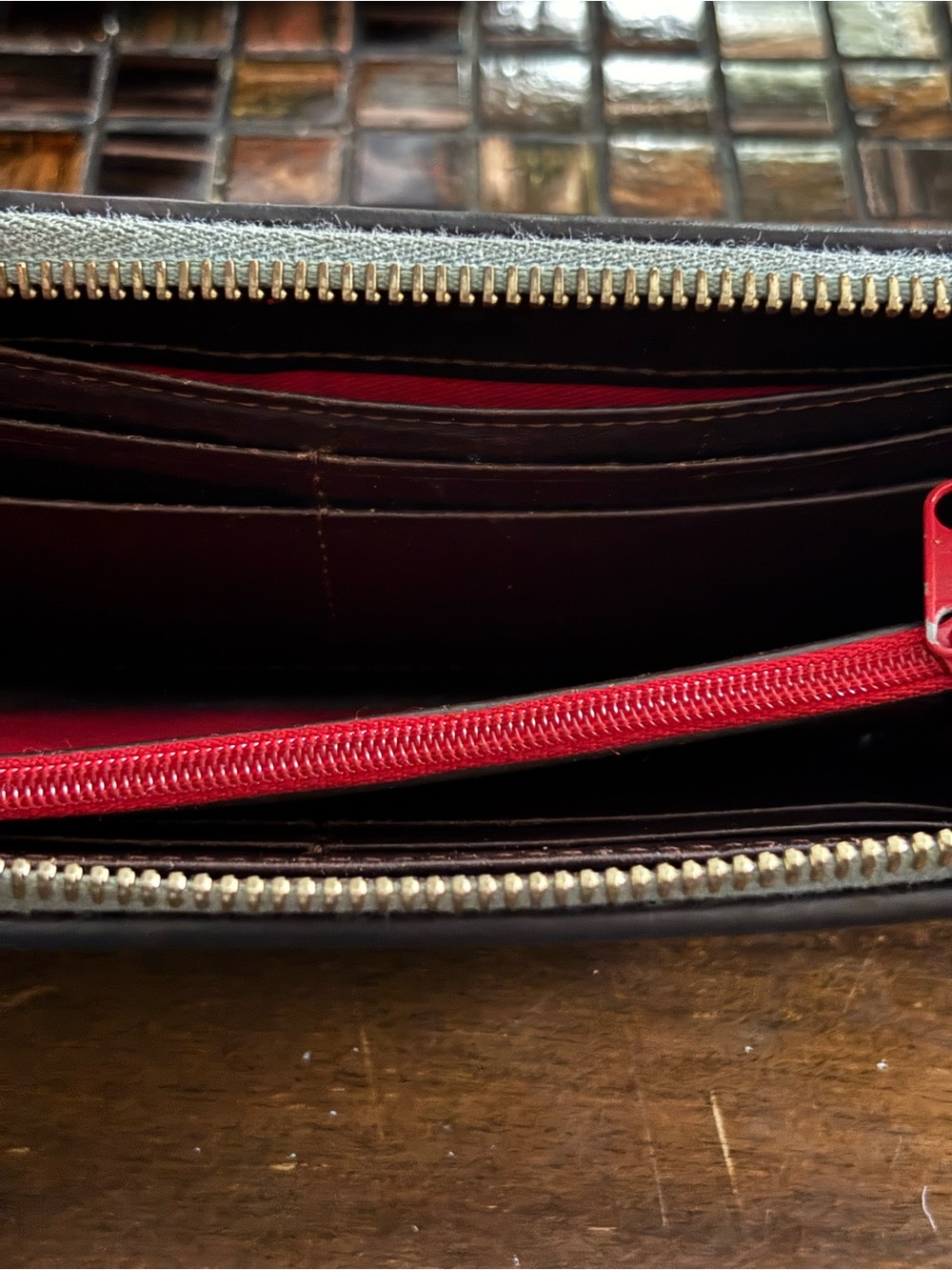 Dooney & Bourke Blue Embossed Alligator Leather -Print Zip Wallet - Picture 8 of 15